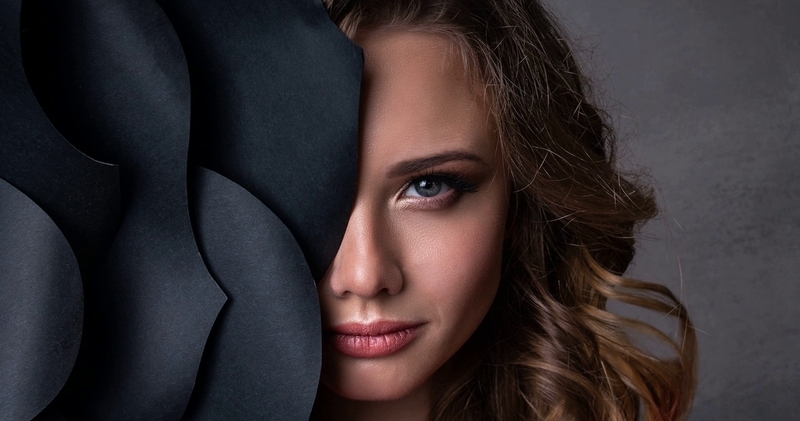 профессиональный массаж подарит свежесть лица и избавит от отеков