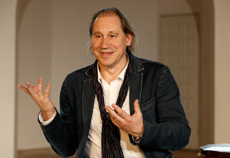 Яцко признает, что от предложений в кино часто приходится оотказываться из-за плотного графика в театре