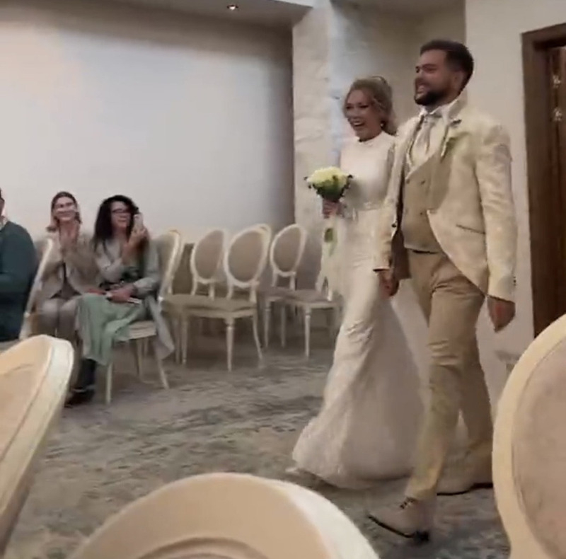 Пара расписалась в одном из столичных загсов