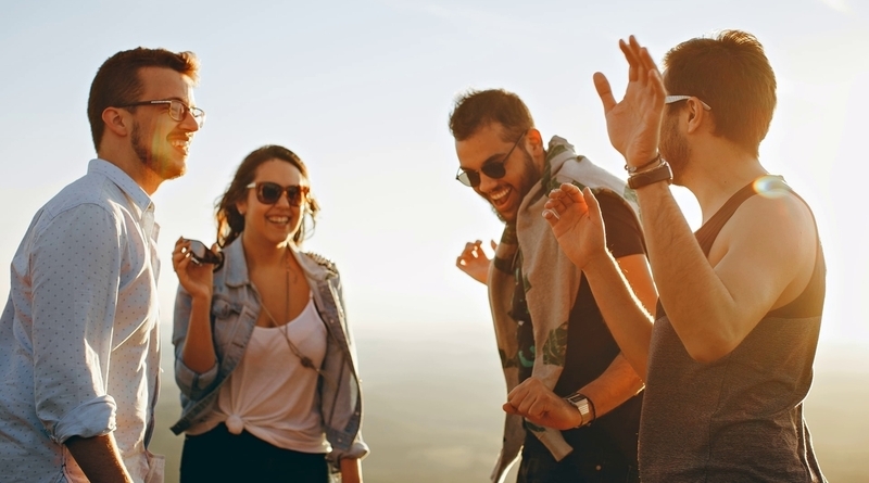 возможно, он видит вас просто подругу