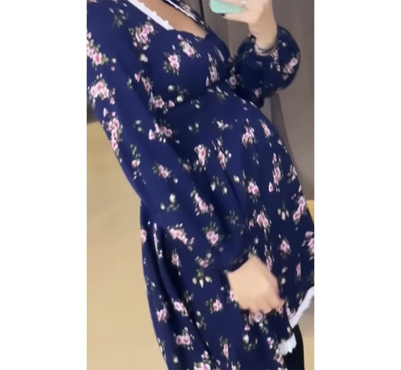 Звезда показала округлившийся живот