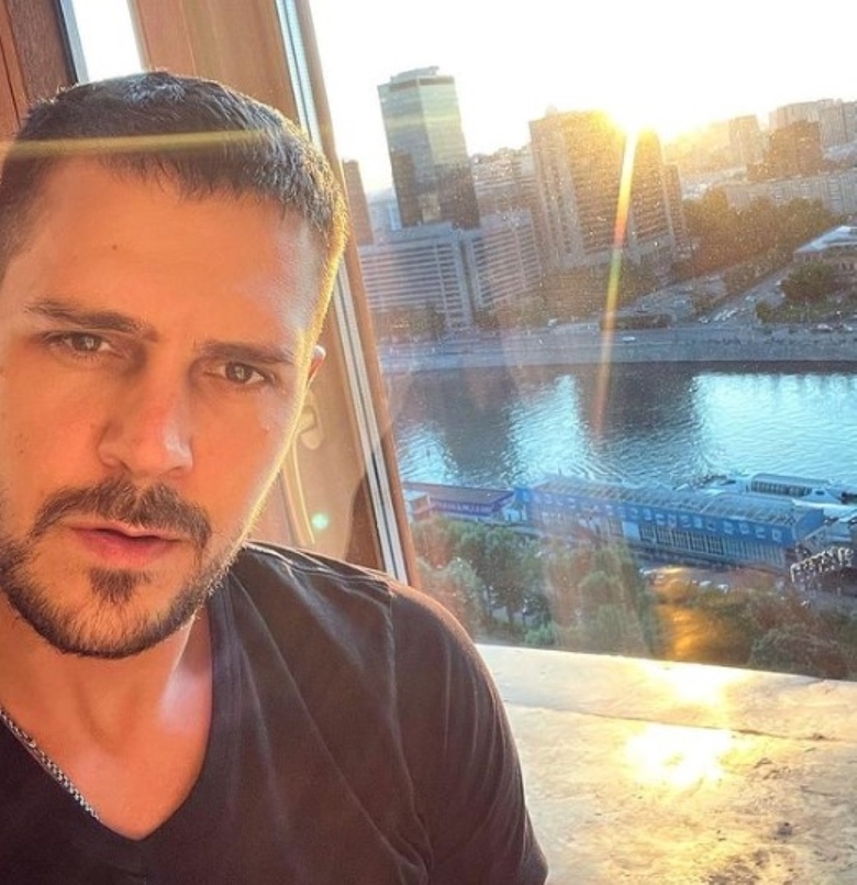 Милош Бикович