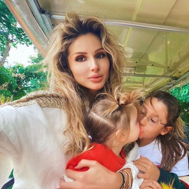 Светлана Лобода с дочками