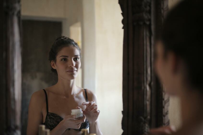 Кислоты в косметике: зачем нужны и какие предпочесть