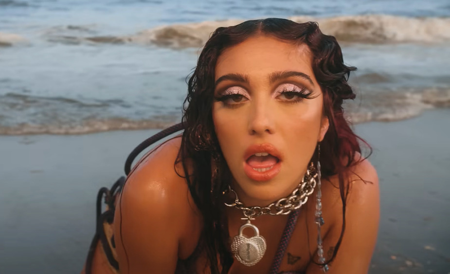 Лурдес Леон (Lolahol)