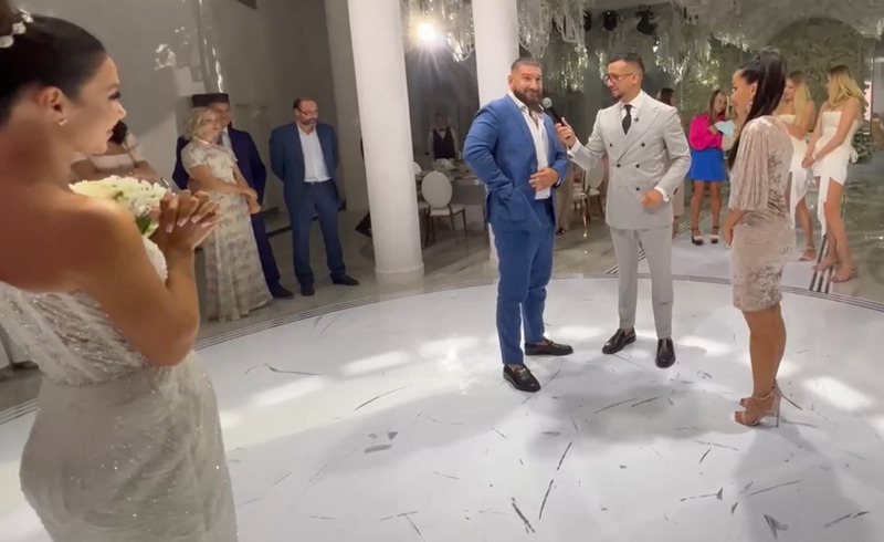 На этом кадре поклонники заметили изменения в фигуре невесты