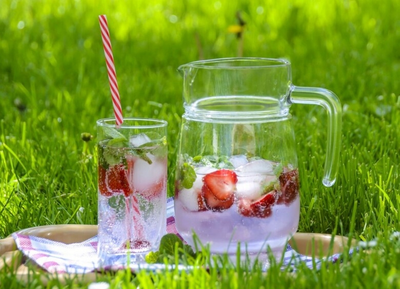 Зеленый газон