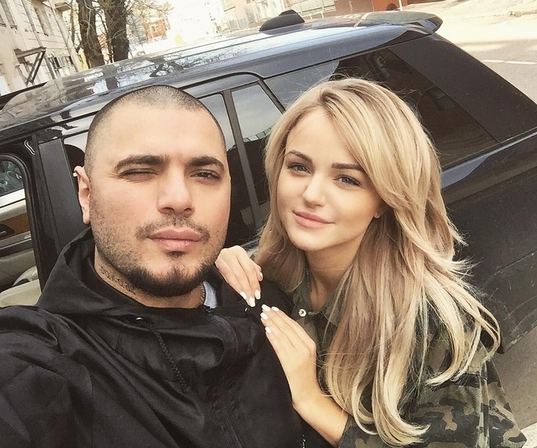 Птаха с супругой Ланой