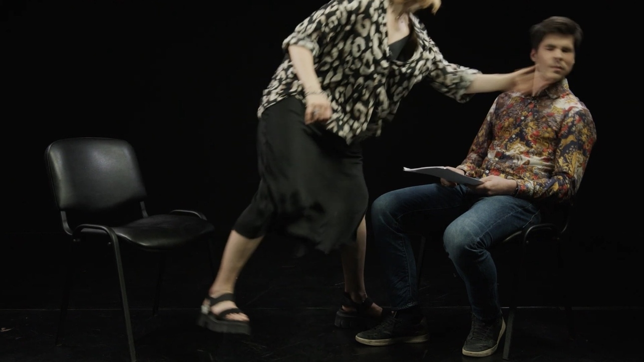 Актриса дала пощечину комику