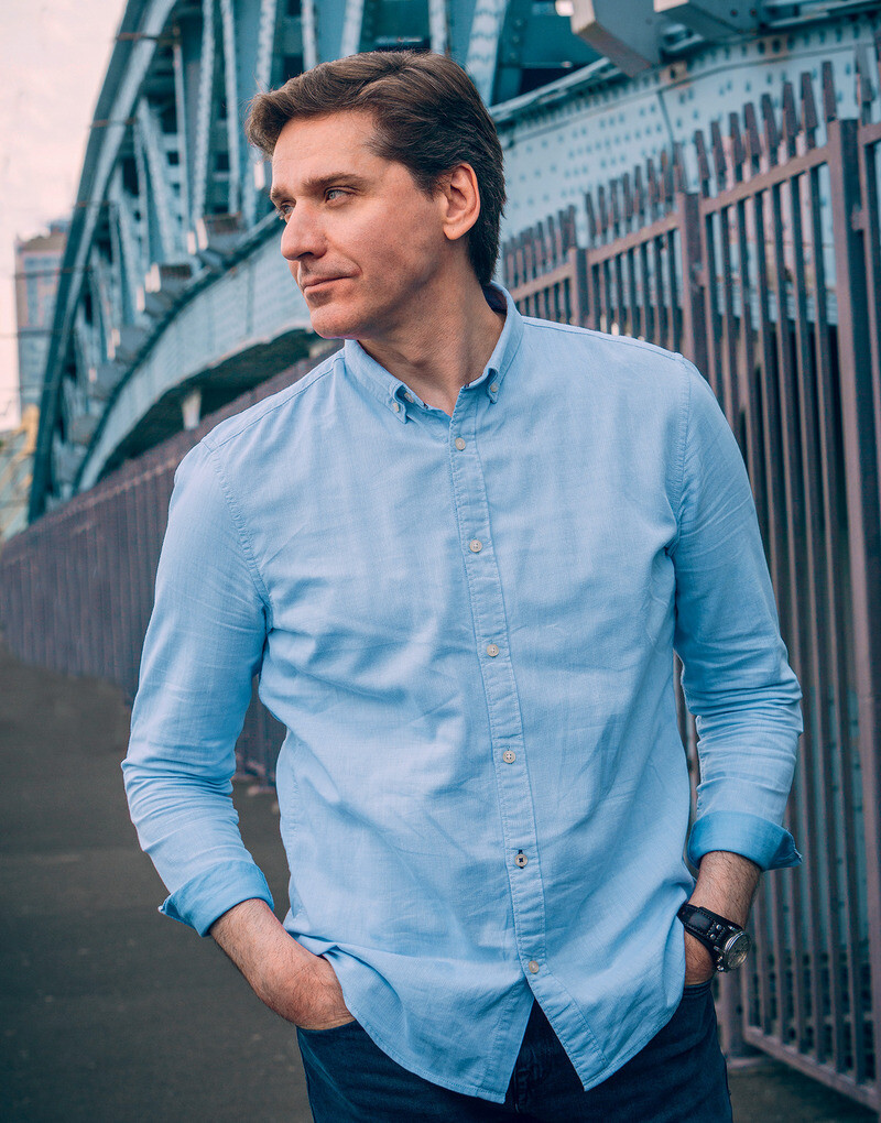 Предложение руки и сердца своей жене батурин сделал на третьем свидании и после этого пришел просить благословения у родителей Ирины