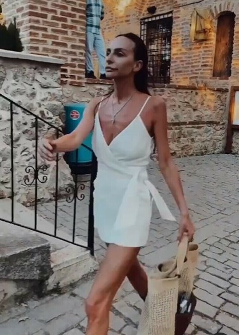 Подписчики знаменитости раскритиковали ее фигуру