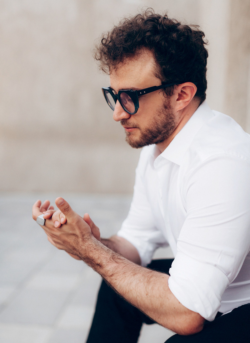 "Я не люблю вешать ярлыки. То, что у нас с Сашей роман, мы поняли только когда начали жить вместе на съемной квартире"