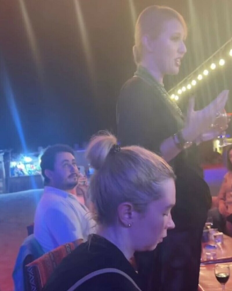 Несколько недель назад звезду стали подозревать в беременности