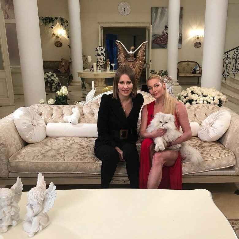 Ксения Собчак и Анастасия Волочкова