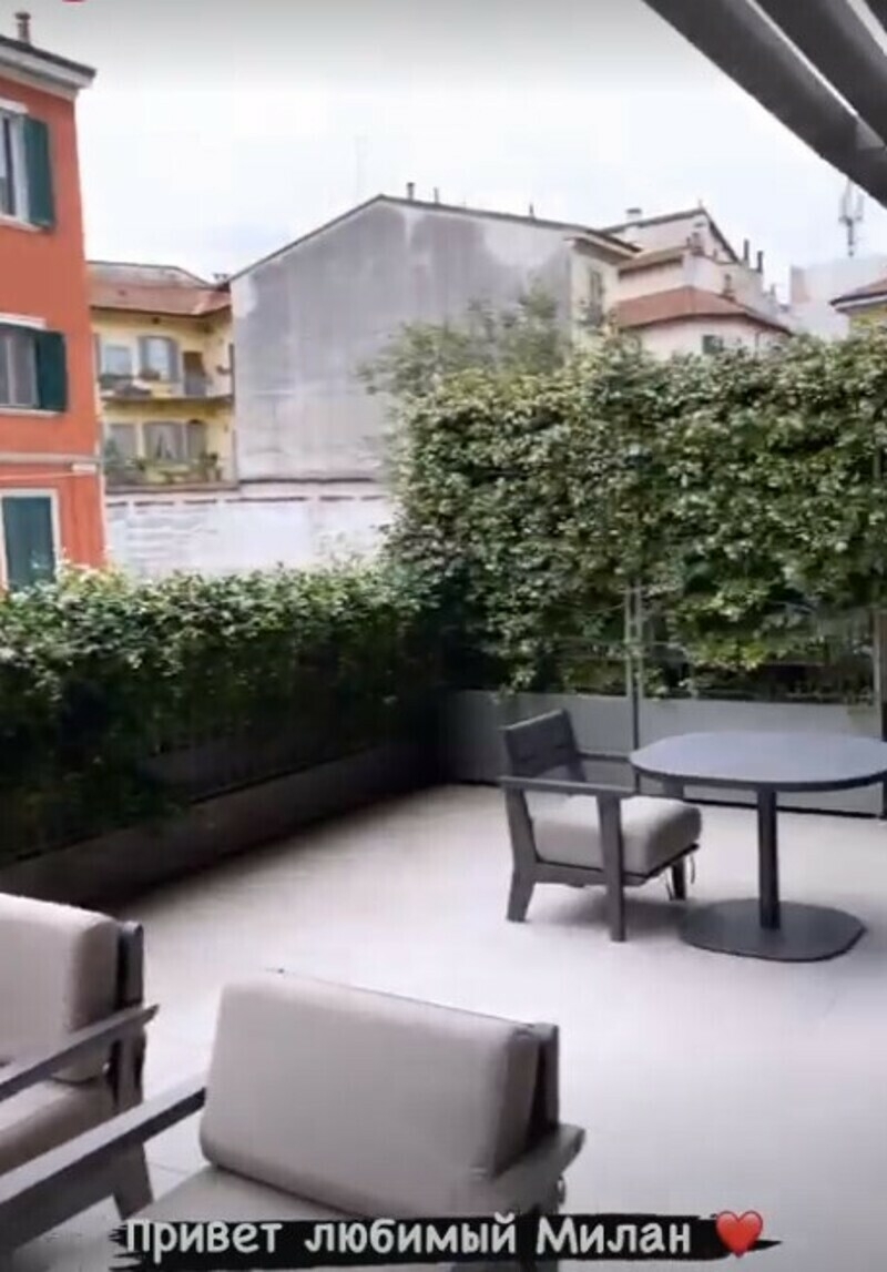 Также знаменитость показала террасу