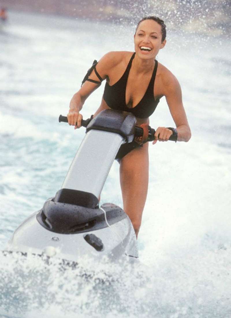 Анджелина Джоли