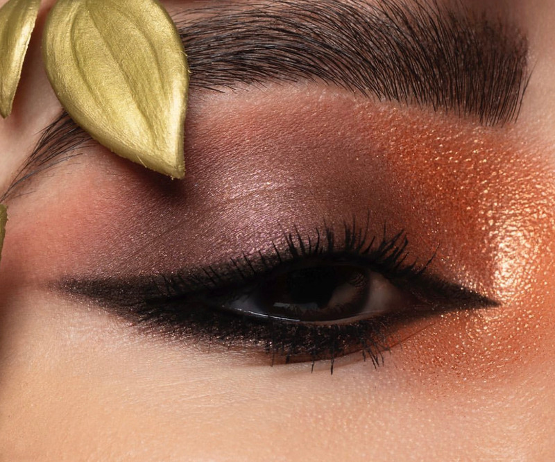 "Слеза русалки" – так поэтично называется популярный прием в макияже