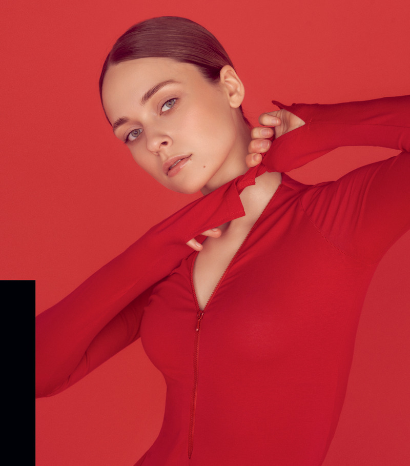 "Папа окончил режиссерский факультет, но и на сцене играл. Я его совсем не помню. Примером настоящего мужчины стал для меня дедушка"