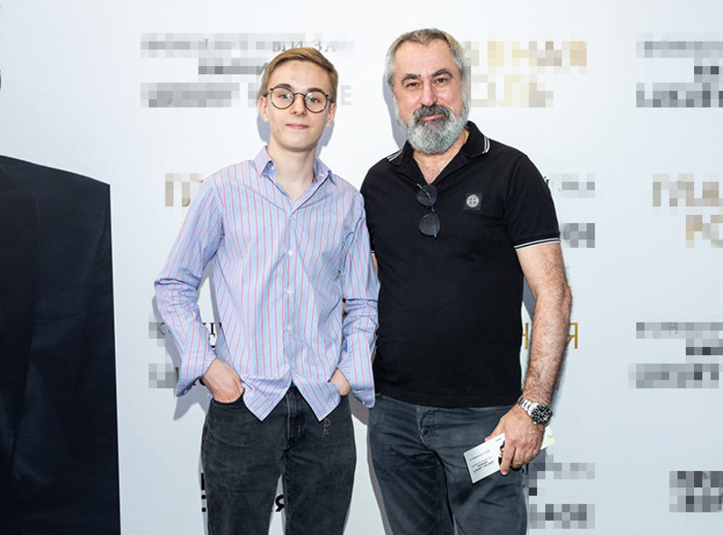 Александр Толмацкий с сыном Федором