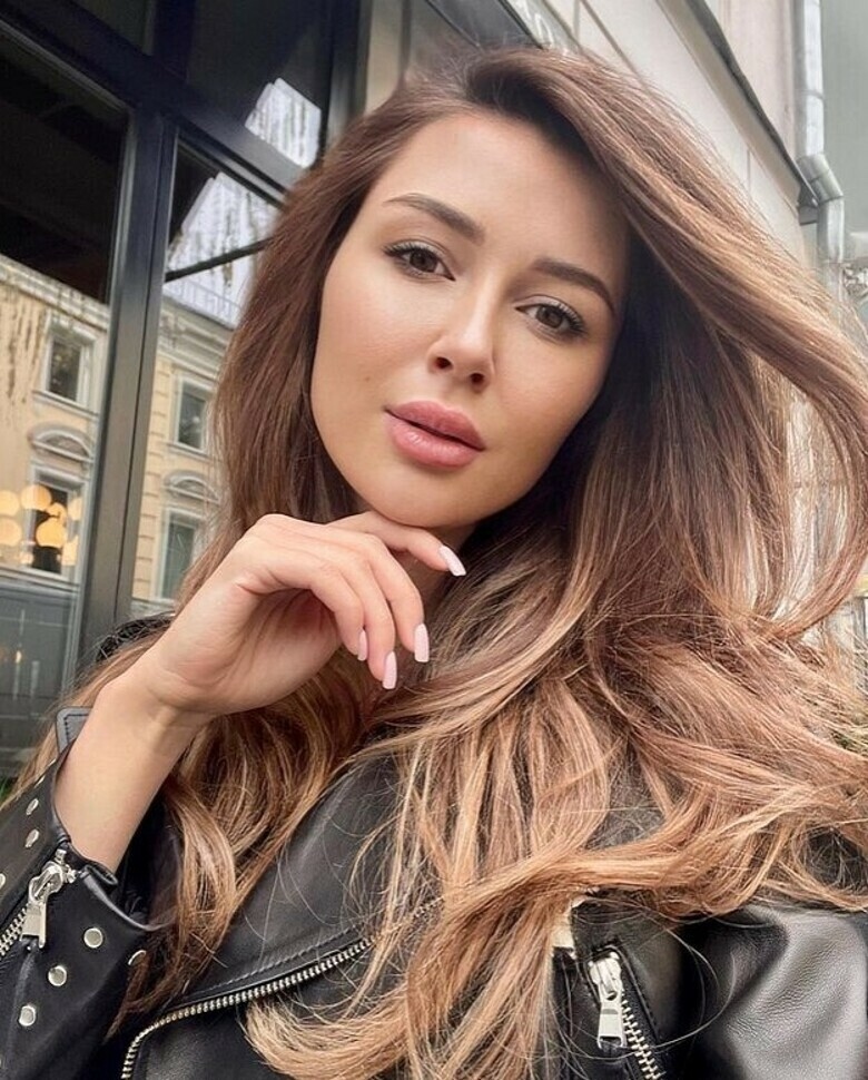 Анна Заворотнюк