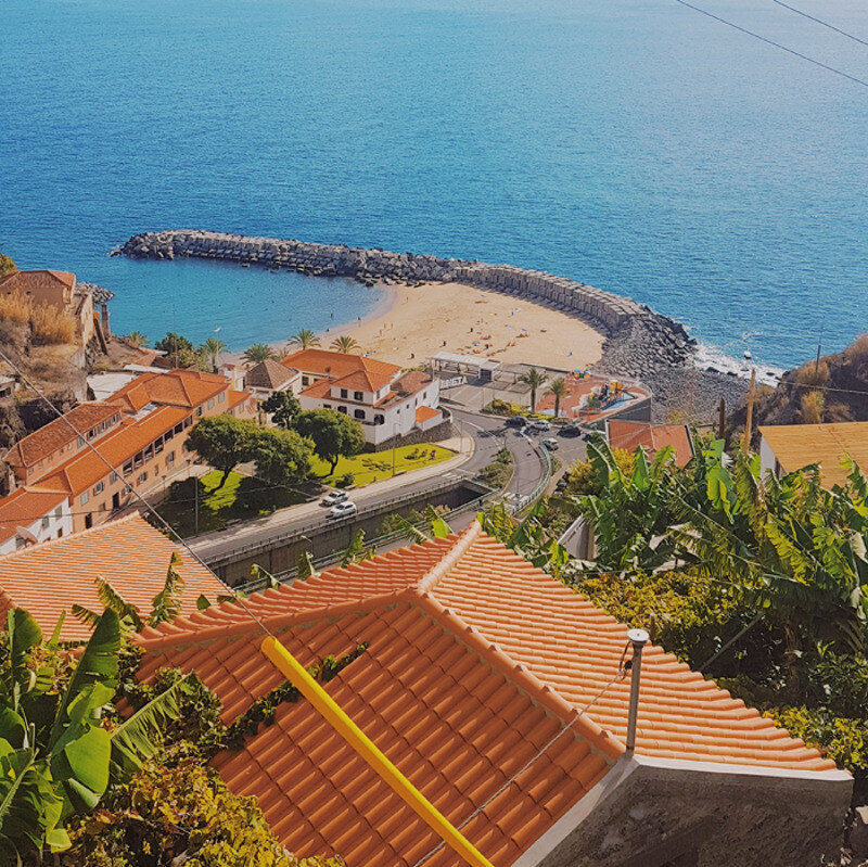 Небольшой город Камара-ди-Лобуш привлекает туристов своими панорамными видами и свежими морепродуктами