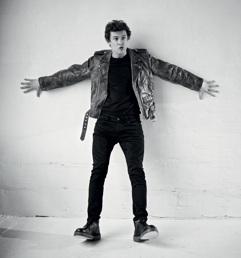 В юности Никита профессионально занимался боксом, даже хотел учиться на тренера. однако тяга к творчеству все же победила. сейчас у молодого актера сорок ролей в кино