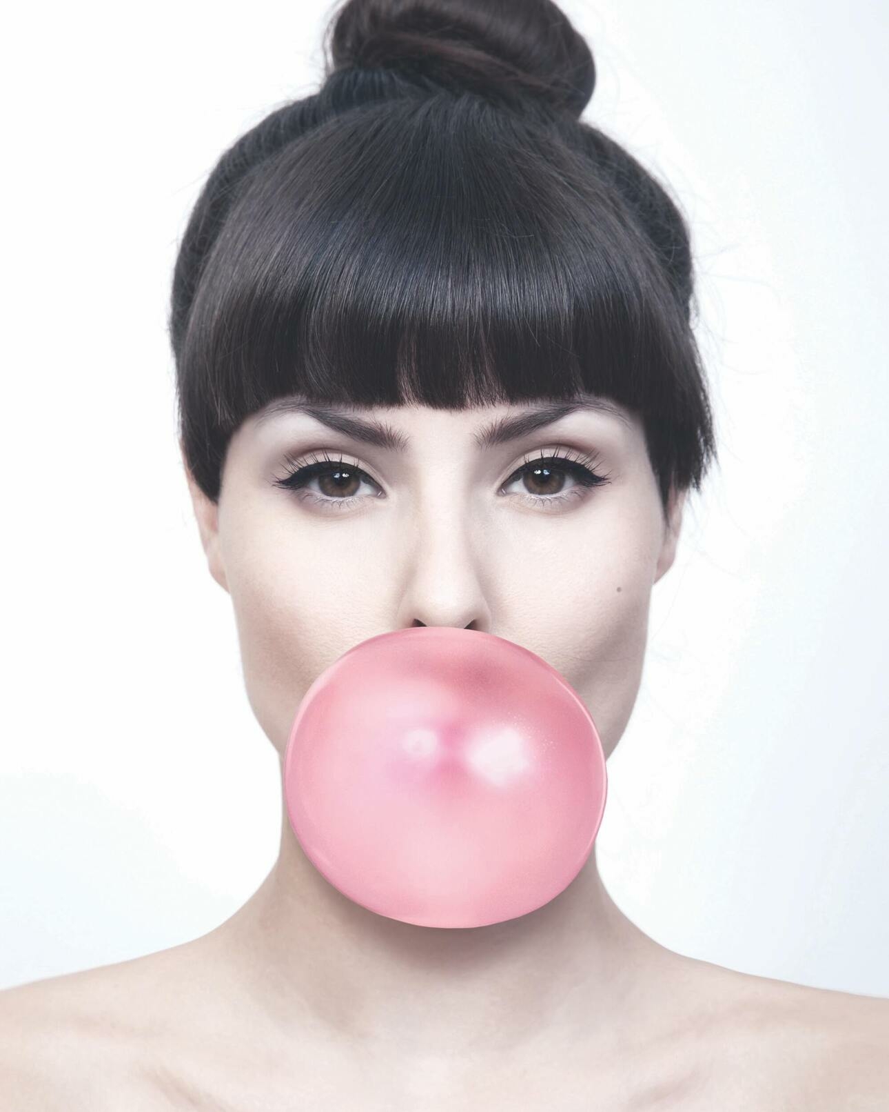 плотная челка вышла из топов