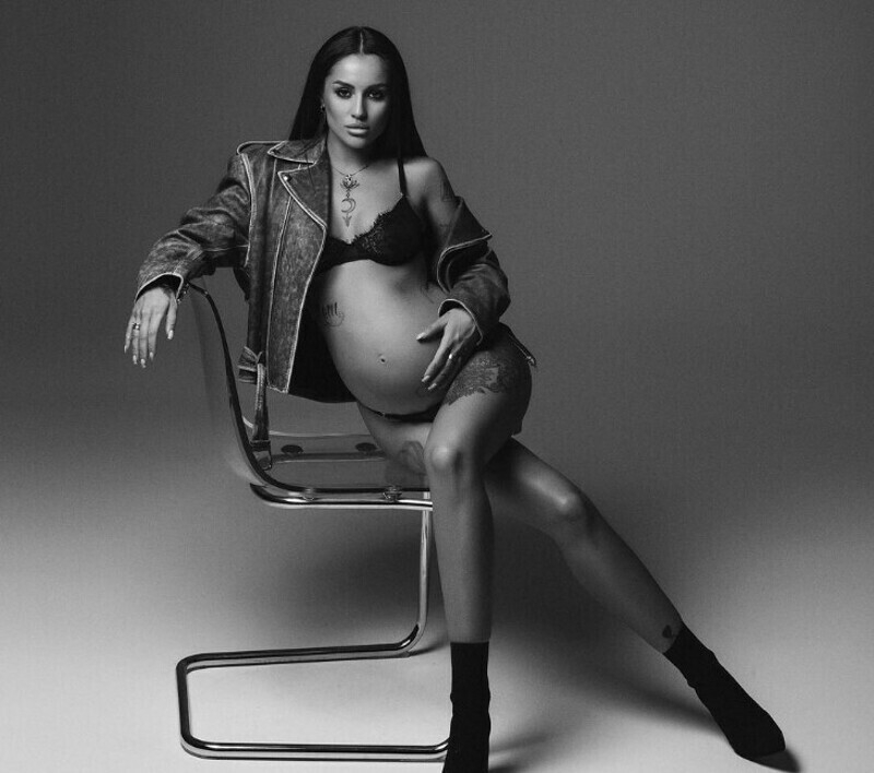 Звезда показала себя с округлившимся животом