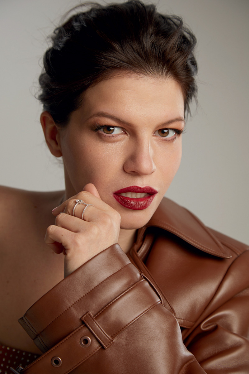Кожаная куртка, I am studio; кольцо из коллекции Glamazone, Messika