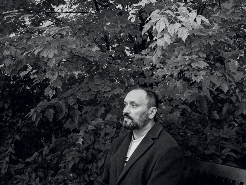 "У обеих – жены и мамы – большие карие глаза. Супруга на четверть гречанка, а мама – на четверть цыганка. Так что у них крутой замес кровей"