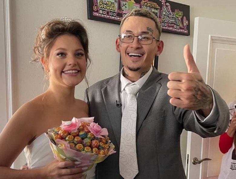 Моргенштерн с женой