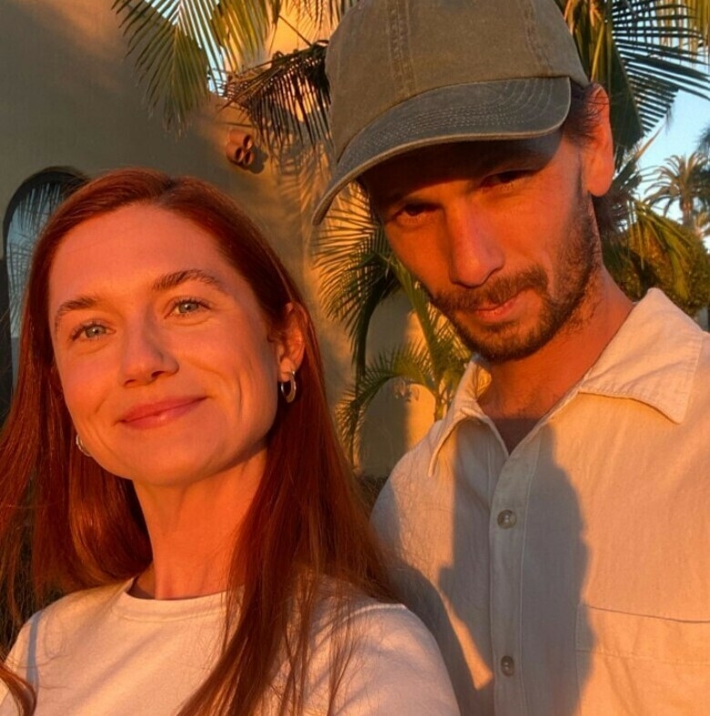 Бонни Райт со своим супругом Эндрю