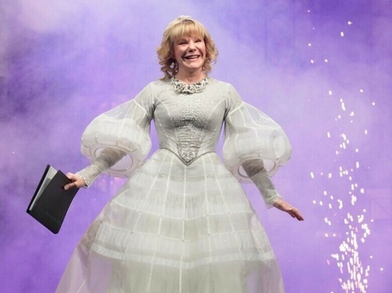 Александра Захарова