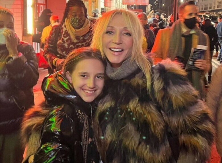 Кристина Орбакайте с дочкой