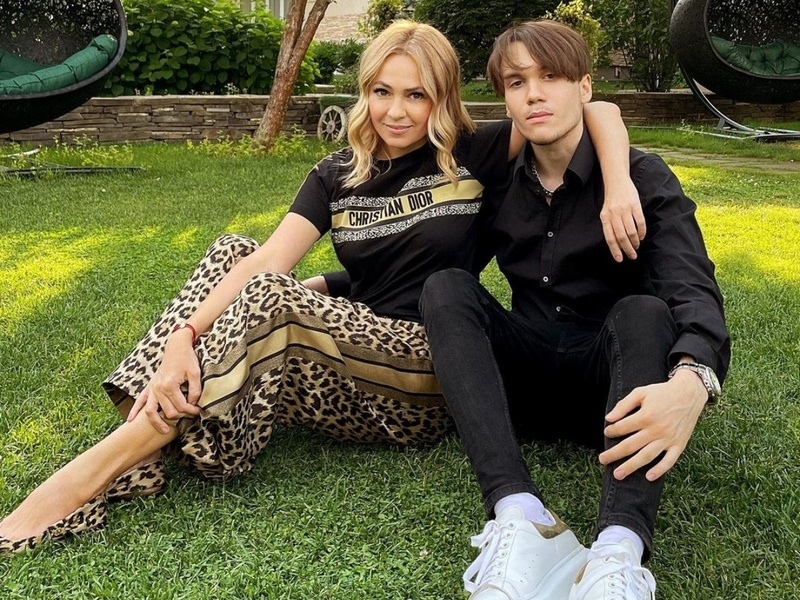 Яна Рудковская с сыном