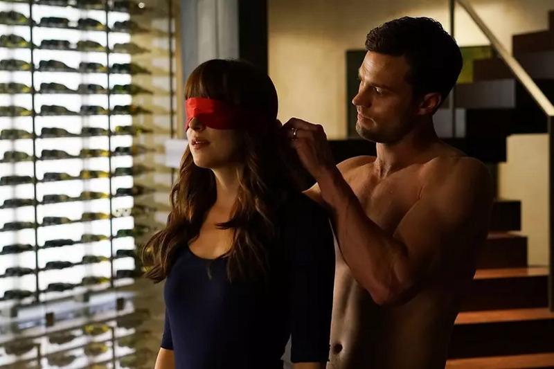 Дакота Джонсон и Джейми Дорнан