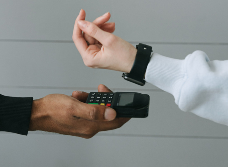 Карты попавших под санкции банков не будут работать с ApplePay и GooglePay