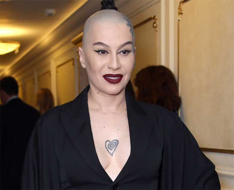 Наргиз Закирова