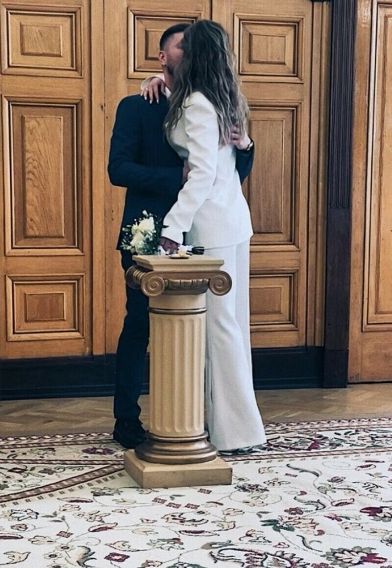 Актриса узаконила отношения в свой день рождения