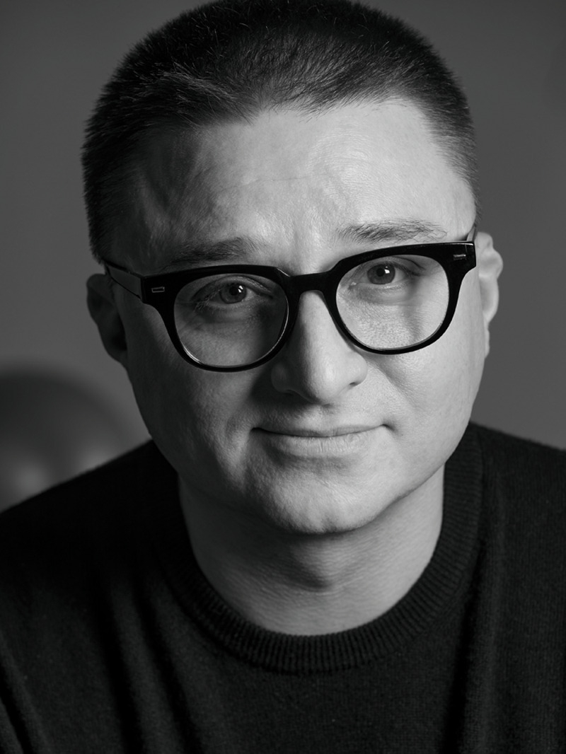 «Как себя поменять в сорок пять лет? Вдруг стать серьезным, важным? Нет, ничего не хочу менять, меня все устраивает»