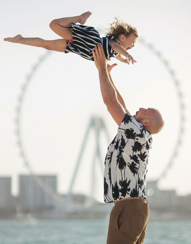 "Появились дети, и они забирают внимание Ксюши от меня. Но когда дочь в садике, с сыном гуляет наша няня, а мы валяемся в кровати, все супер"