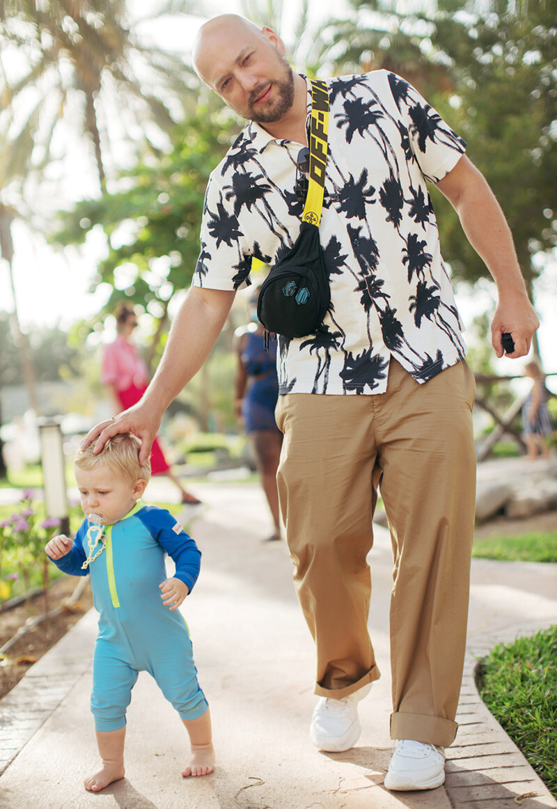 "Первое время Агния пыталась отдать братика обратно в роддом и как-то от него избавиться, но потом они подружились"