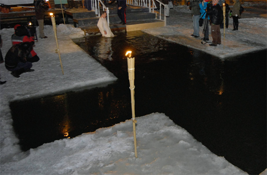 В ЭТОМ ГОДУ ВО ВРЕМЯ КРЕЩЕНСКИХ КУПАНИЙ УТОНУЛА ЖЕНЩИНА