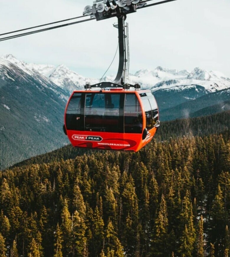 На подъемниках могли застрять около 40 человек