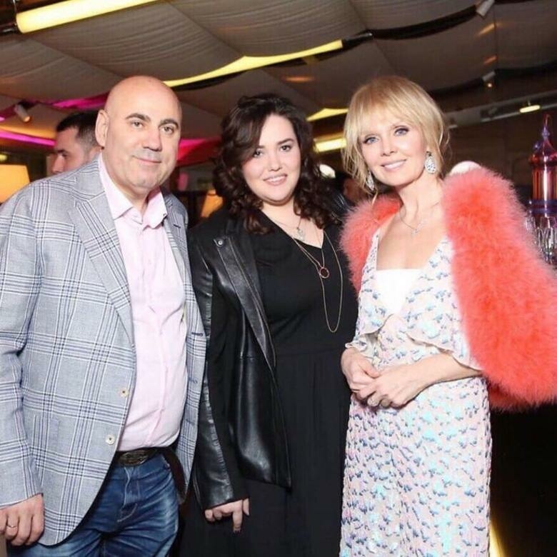 Иосиф Пригожин с женой Валерией и дочерью Данаей