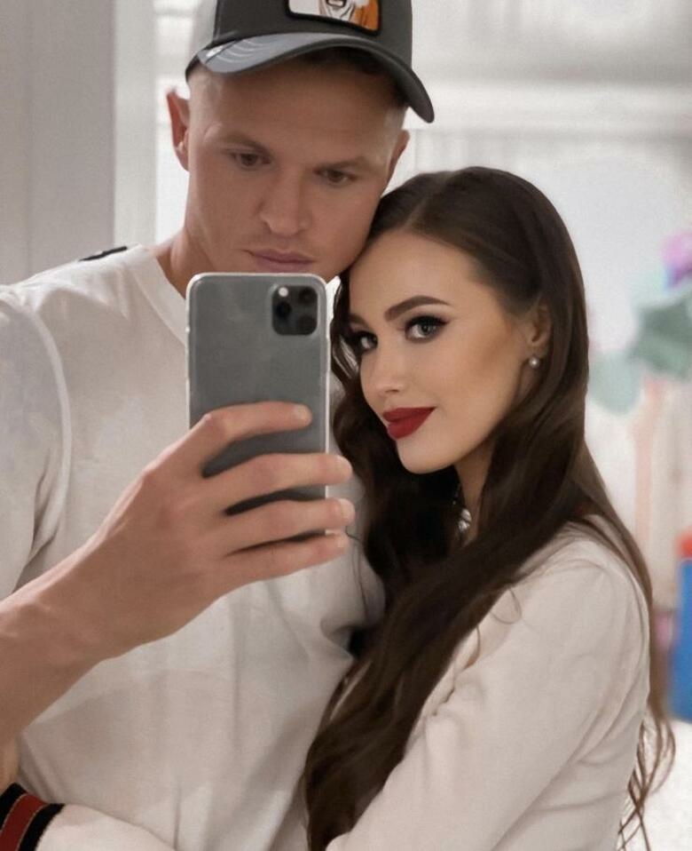 ДМИТРИЙ ТАРАСОВ И АНАСТАСИЯ КОСТЕНКО