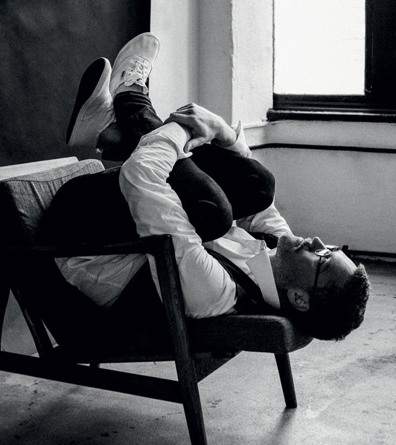 Актеру часто достаются роли героев-любовников. российскому зрителю он известен по сериалам «эксперт» и «Красная королева»