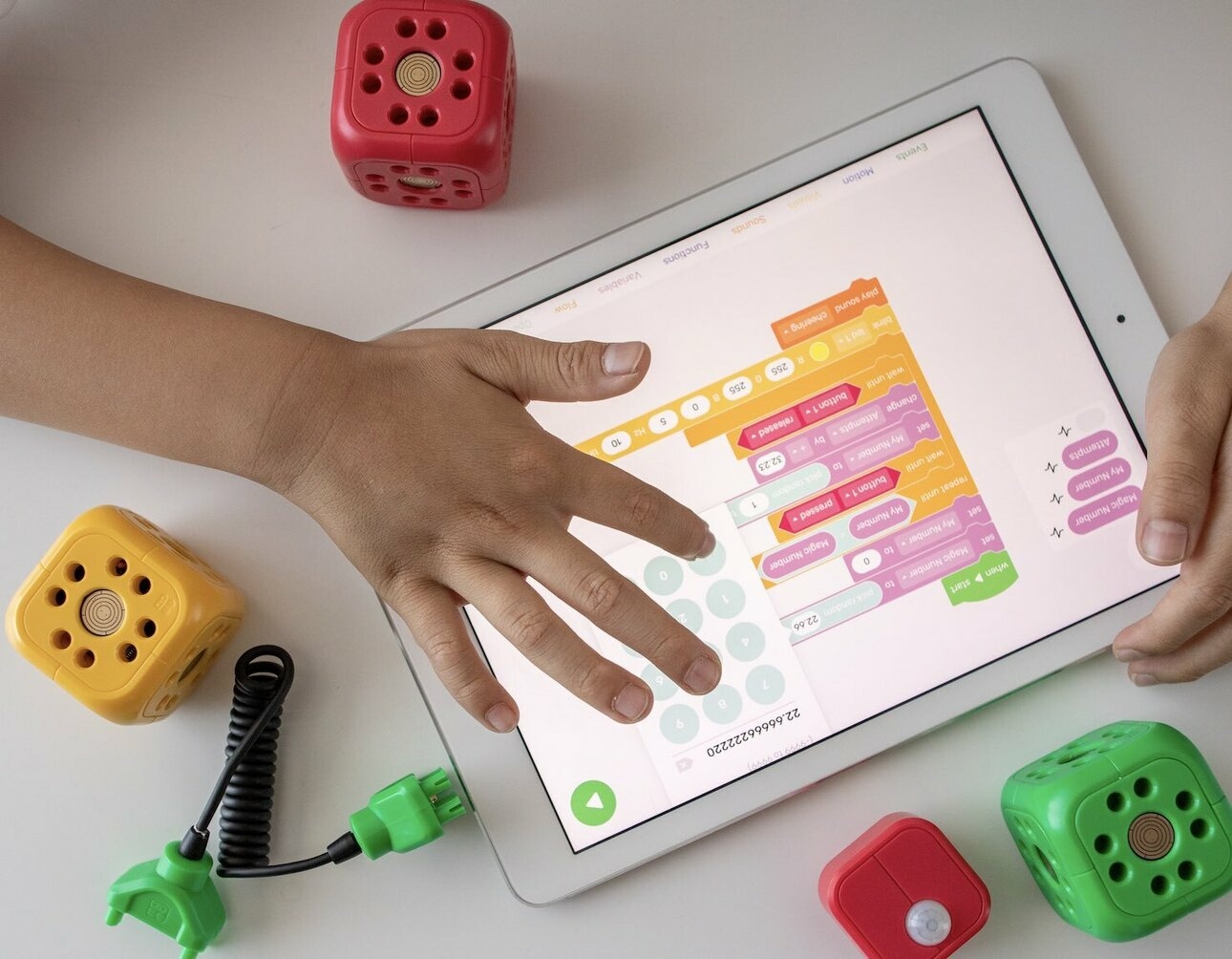 даже программированию можно научиться, играя