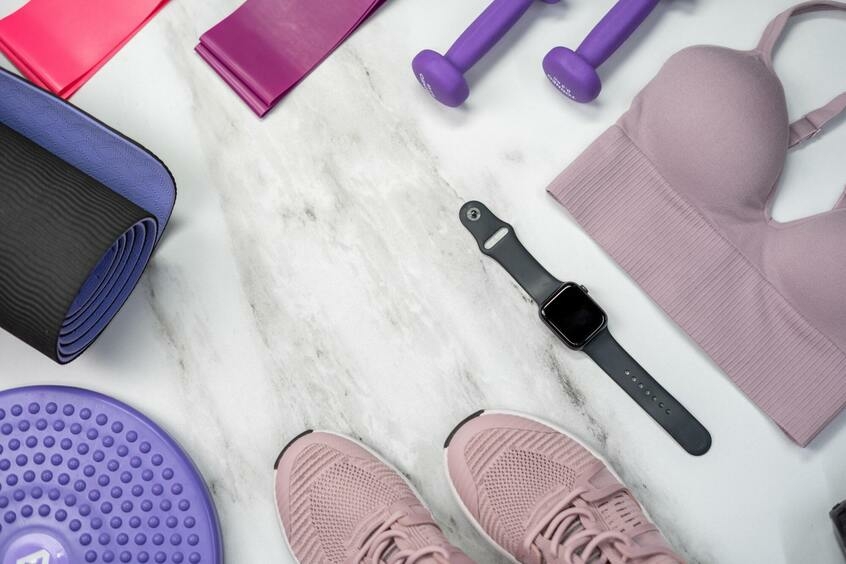 Коврик, блоки и правильная одежда: что вам понадобится для йоги