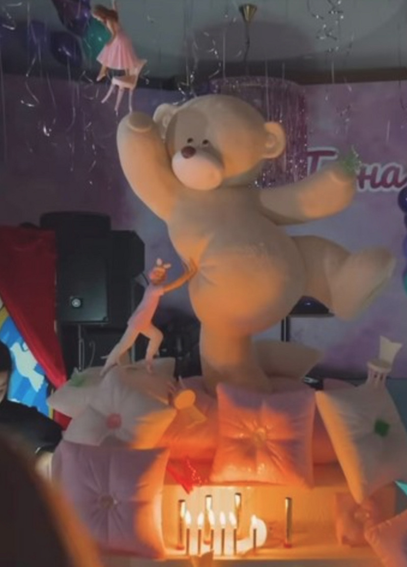 Необычный торт с Даней Милохиным